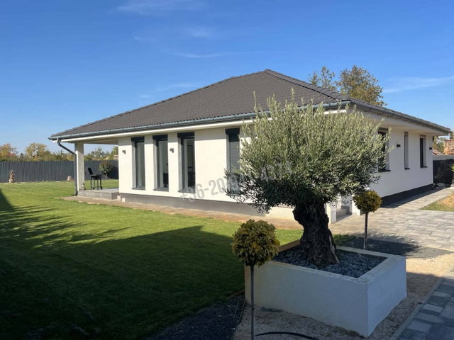 Eladó családi ház, Alsónémediben 134.9 M Ft, 4 szobás