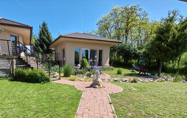 Eladó családi ház, Kápolnásnyéken 169 M Ft, 5 szobás