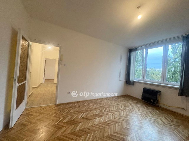 Eladó téglalakás, Egerben 37 M Ft, 1+1 szobás