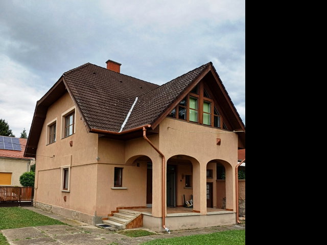 Eladó családi ház, Zalaegerszegen 67.9 M Ft, 6 szobás