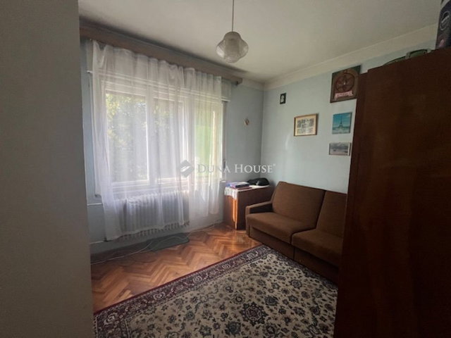 Eladó téglalakás, Pécsett, Hársfa úton 36.75 M Ft, 3 szobás