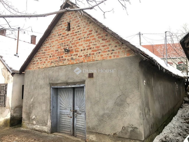 Eladó családi ház, Villányban 8 M Ft, 1 szobás