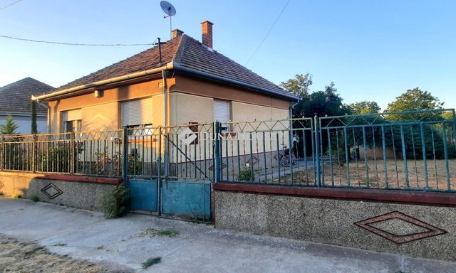 Eladó családi ház, Kakucson 47.99 M Ft, 3 szobás