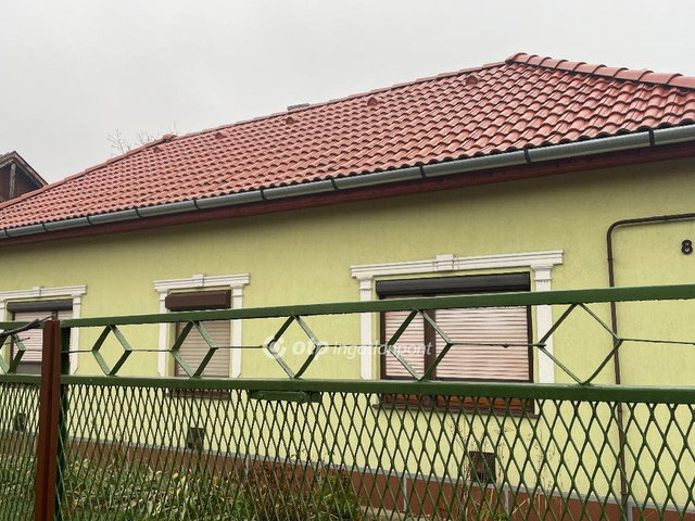 Eladó családi ház, Cserkeszőlőn 46.99 M Ft, 2+2 szobás