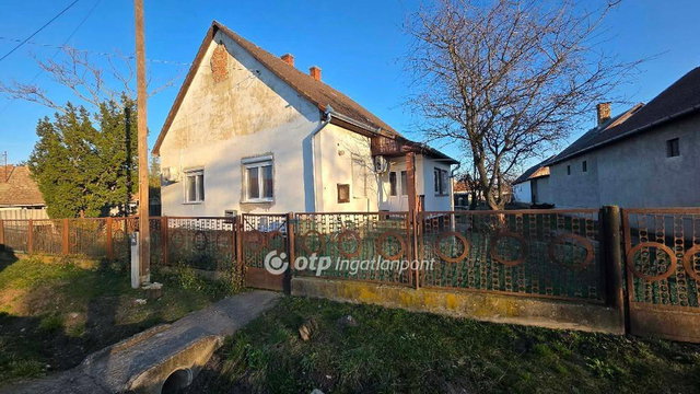 Eladó családi ház, Kabán 31.5 M Ft, 2 szobás