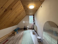 Eladó családi ház, X. kerületben 129.99 M Ft, 9 szobás