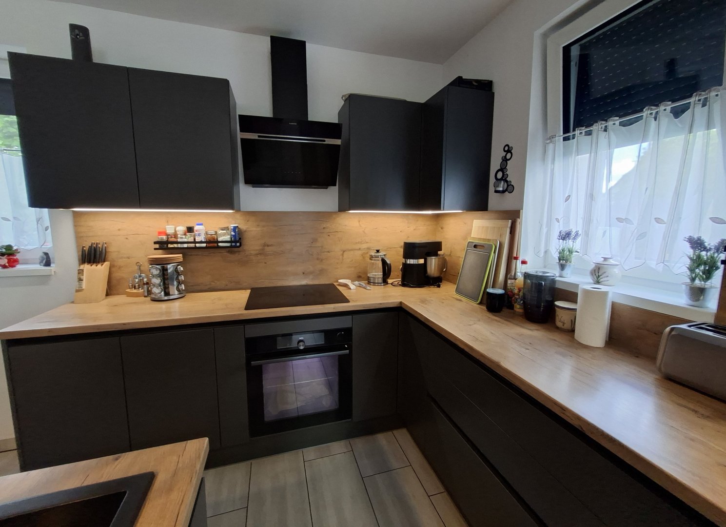 6 bed · 196m² · 174.700.000 ft