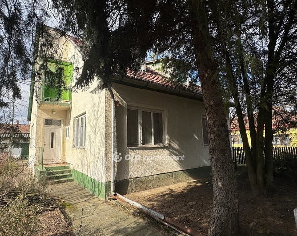 Eladó családi ház, Tiszafüreden 42 M Ft, 4 szobás