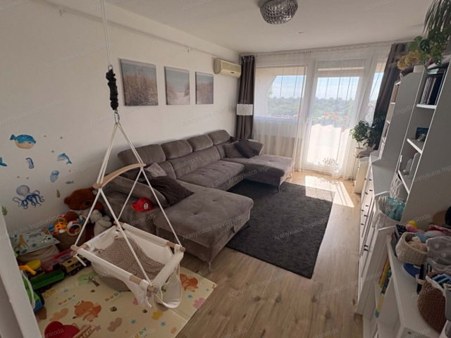 Eladó panellakás, Gyulán 39.5 M Ft, 2 szobás