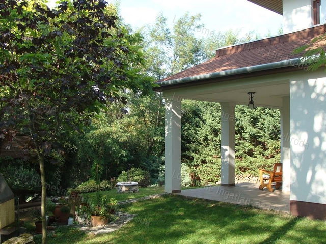 Kiadó családi ház, albérlet, Komáromban 350 E Ft / hó