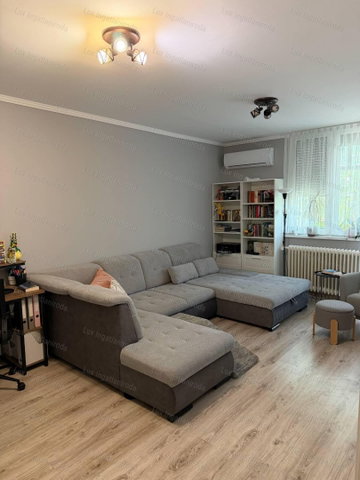 Eladó téglalakás, Tatabányán 40 M Ft, 2 szobás