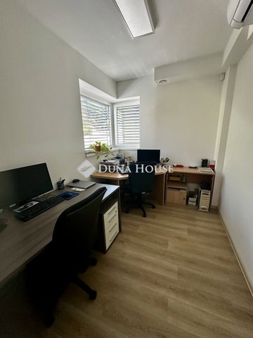 Kiadó iroda, Pécsett, Sáfrány utcában 590 E Ft / hó