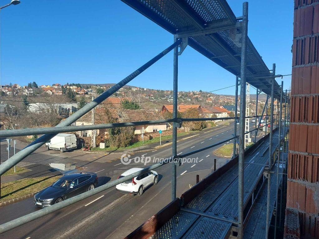 3 bed · 49m² · 58.093.875 ft