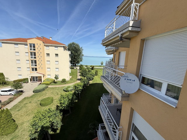 Eladó téglalakás, Siófokon, Beszédes József sétányon 120 M Ft