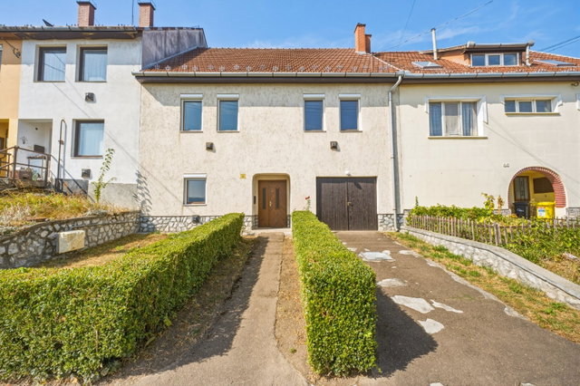 Eladó családi ház, Egerben, Sólyom utcában 91.99 M Ft, 4 szobás