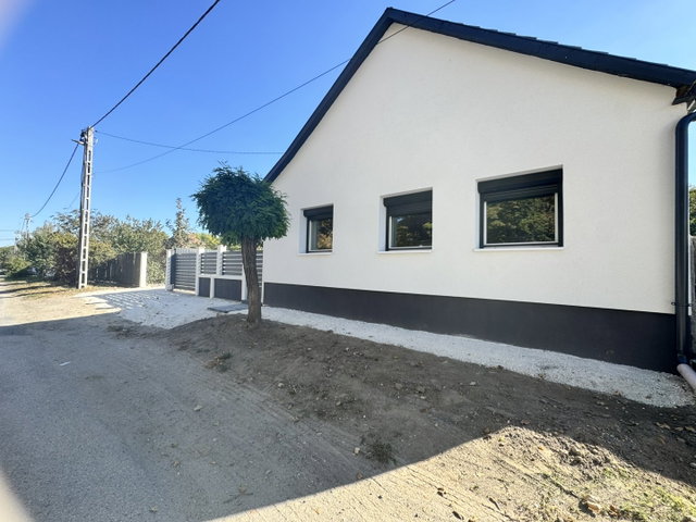 Eladó családi ház, Kiskunlacházán 49.9 M Ft, 3 szobás
