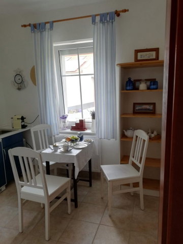 Kiadó családi ház, albérlet, Pécsett 140 E Ft / hó, 1 szobás