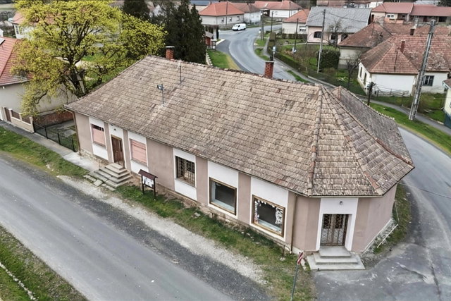 Eladó családi ház, Reszneken 49.9 M Ft, 5 szobás
