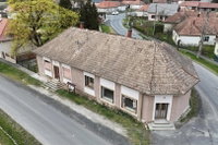 Eladó családi ház, Reszneken 49.9 M Ft, 5 szobás