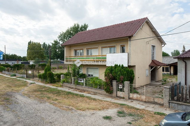 Eladó családi ház, Csornán, Soproni úton 105 M Ft, 5 szobás