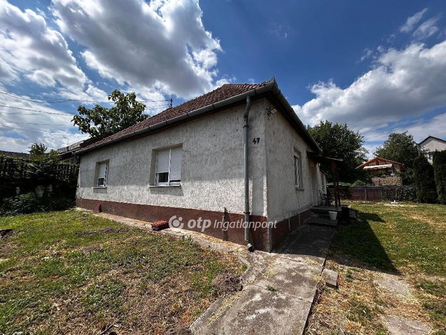 Eladó családi ház, Dunaújvárosban 64.99 M Ft, 3+2 szobás