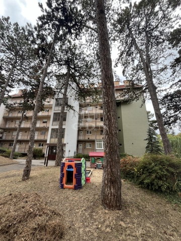 Eladó téglalakás, Veszprémben 73.9 M Ft, 3 szobás