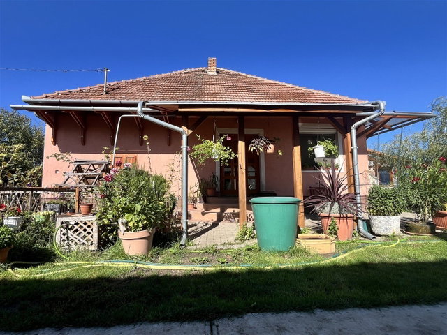 Eladó családi ház, Sarkadon 35 M Ft, 3 szobás