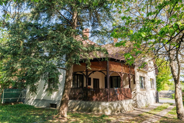 Eladó családi ház, Gödöllőn 149.99 M Ft, 5+1 szobás