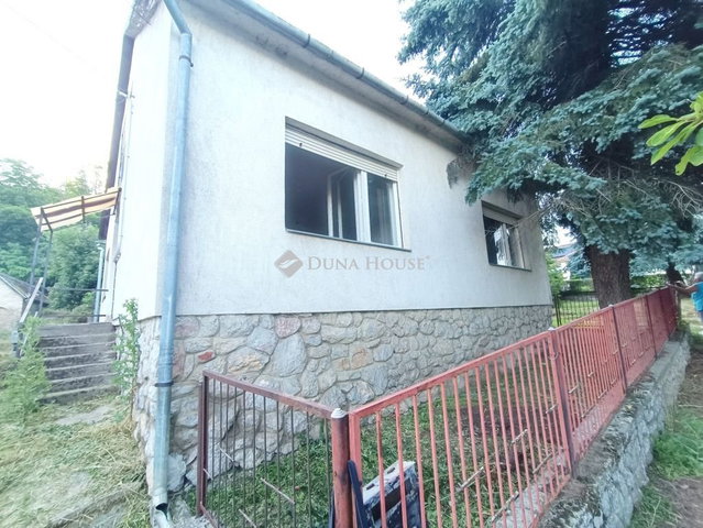 Eladó családi ház, Hőgyészen, Széchenyi István utcában