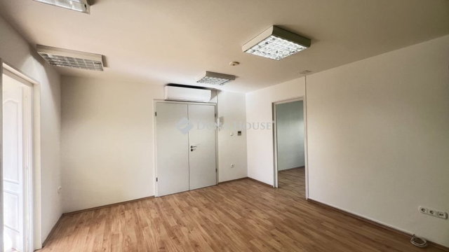 Kiadó iroda, Egerben 250 E Ft / hó, 3 szobás