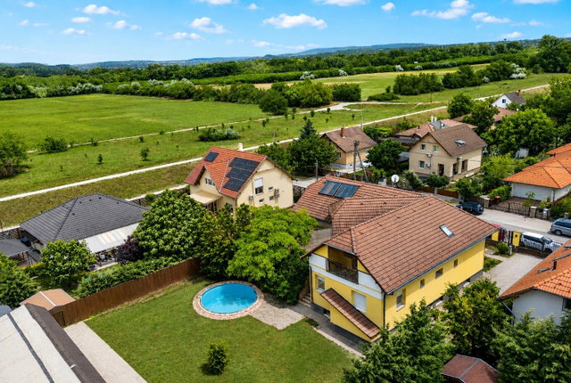 Eladó családi ház, Halásztelken 169.9 M Ft, 7 szobás