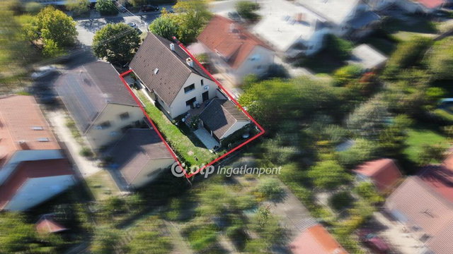 Eladó családi ház, Pápán 94.5 M Ft, 3 szobás
