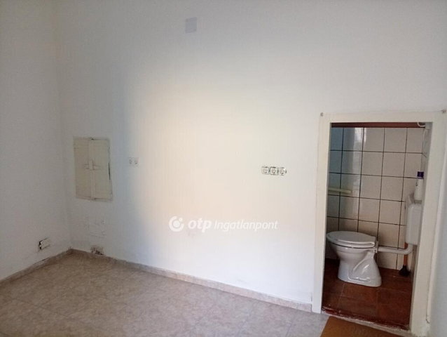 Eladó családi ház, Abában 46.9 M Ft, 4 szobás