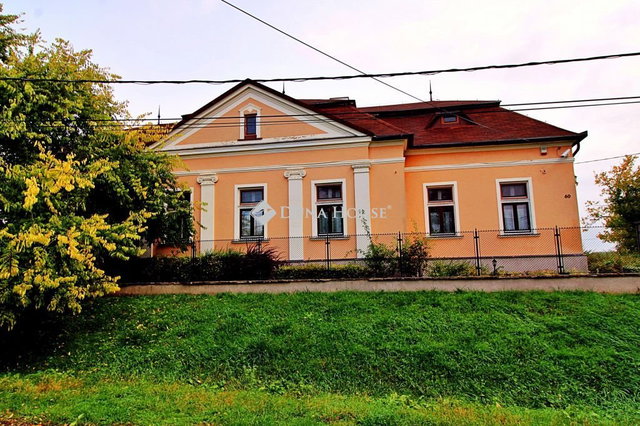 Eladó családi ház, Csépen 122 M Ft, 8 szobás