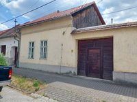 Eladó családi ház, Esztergomban 49.9 M Ft, 2 szobás