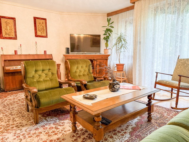 Eladó téglalakás, Sopronban 115 M Ft, 5 szobás
