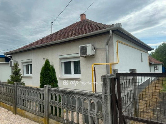 Eladó családi ház, Jászboldogházán 54.9 M Ft, 3+1 szobás