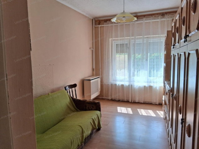 Eladó családi ház, Kengyelen 30 M Ft, 4 szobás