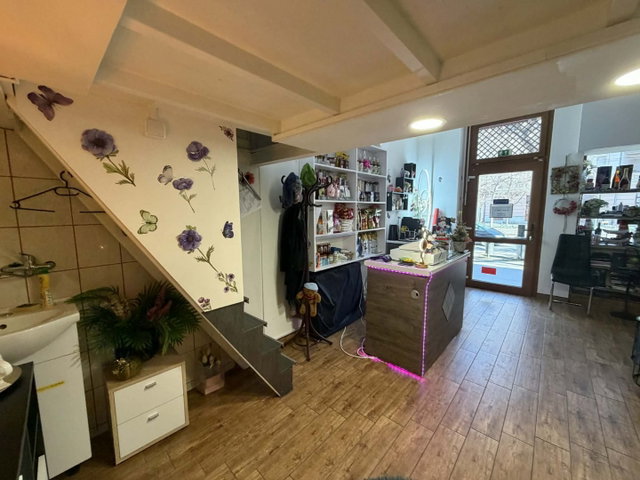 Eladó üzlethelyiség, Szegeden 10.9 M Ft, 1 szobás