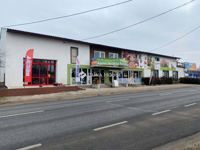 Eladó családi ház, Ászáron 299 M Ft, 3 szobás