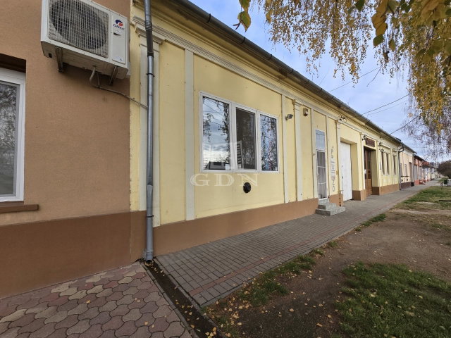 Eladó üzlethelyiség, Madarason 14 M Ft / költözzbe.hu