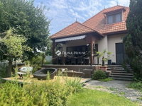 Eladó családi ház, Szadán 195 M Ft, 5 szobás
