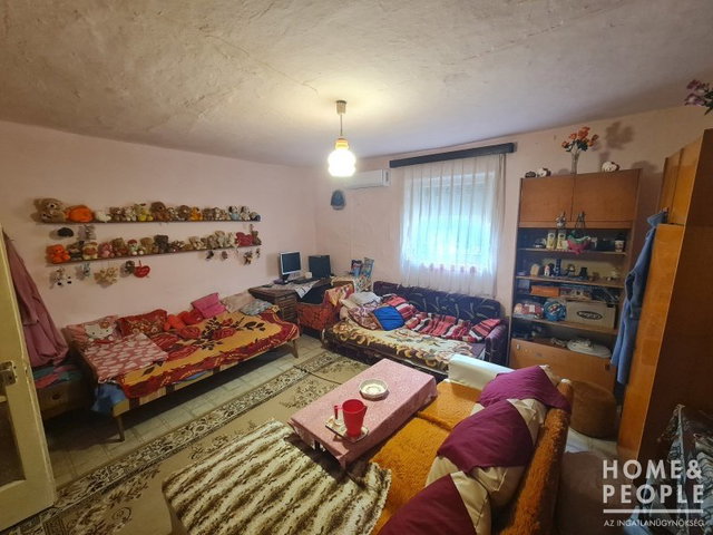 Eladó családi ház, Hódmezővásárhelyen 27 M Ft, 2 szobás