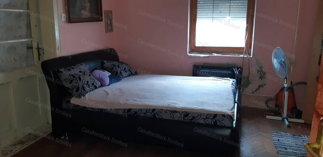 Eladó családi ház, Tiszaföldváron 6.5 M Ft, 2 szobás