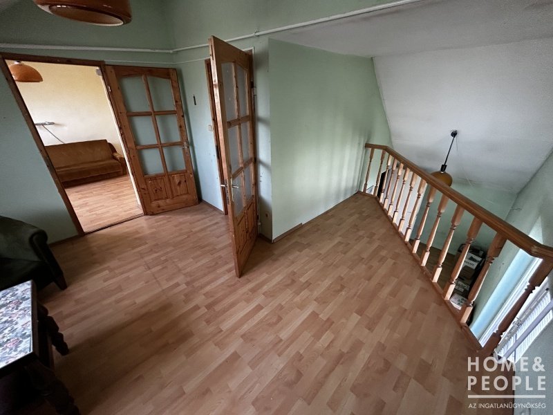 5 bed · 330m² · 124.999.999 ft