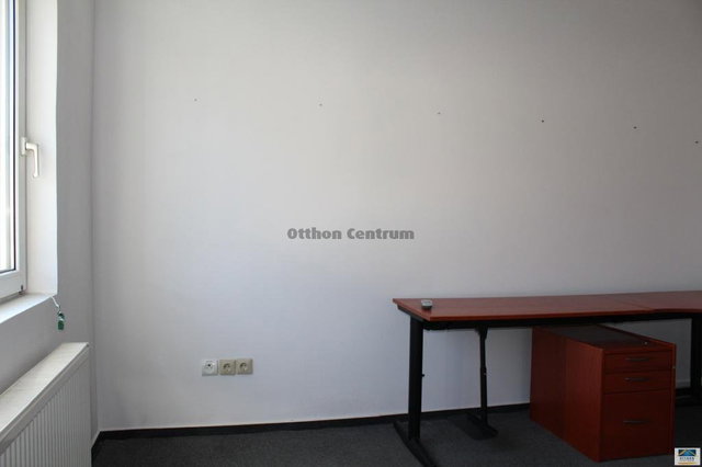 Eladó üzlethelyiség, Budapesten, XX. kerületben 250 M Ft
