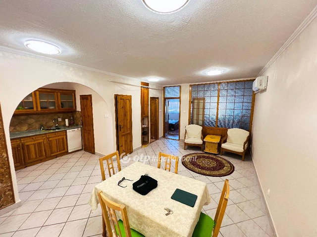 Kiadó téglalakás, albérlet, Egerben 200 E Ft / hó, 3 szobás