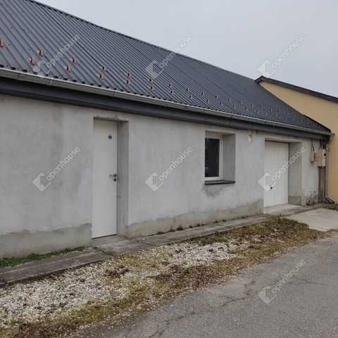 Kiadó ipari ingatlan, Pápán 65 E Ft / hó / költözzbe.hu