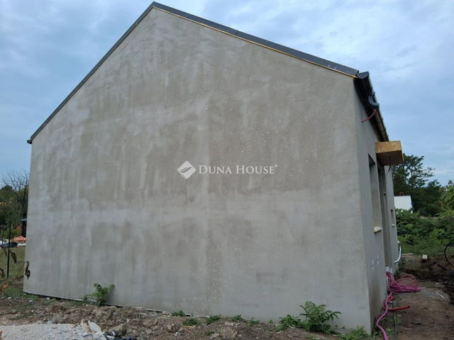 Eladó családi ház, Siófokon 86 M Ft, 3 szobás