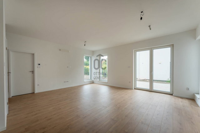 Eladó családi ház, Székesfehérvárott 149.9 M Ft, 4 szobás